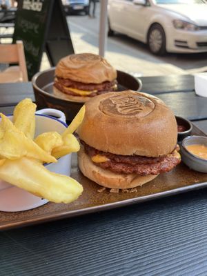 Double smash 🍔   at SIGGIS v/gan burger & co in Munich