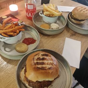  at SIGGIS v/gan burger & co in Munich