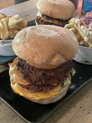 Triple nasty Smash  at SIGGIS v/gan burger & co in Munich
