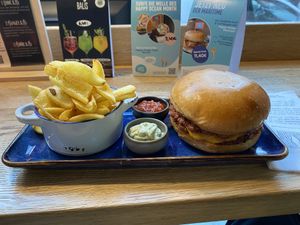 Burger and friess  at SIGGIS v/gan burger & co in Munich