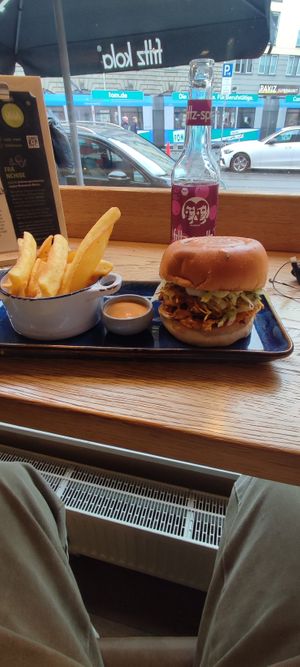  at SIGGIS v/gan burger & co in Munich