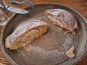 Eis-sandwich (snicker) at SIGGIS v/gan burger & co in Munich