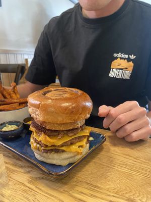   at SIGGIS v/gan burger & co in Munich