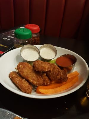 chickn wings  at Slice of Vegas Pizza in Las Vegas