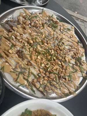 Kohlrabi slices  at Maslow in Paris