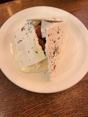 pavlova  at Maslow in Paris