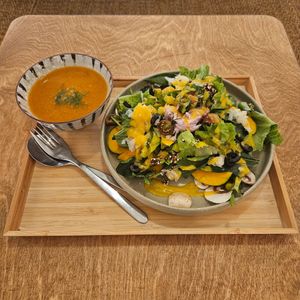 Salad and soup at Yu Dei 余地 in Kowloon