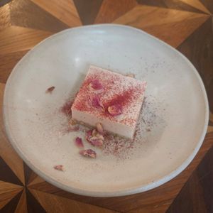 Lychee Rose Cake at Yu Dei 余地 in Kowloon