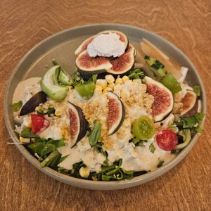 Figs and Cashew Cream Salad at Yu Dei 余地 in Kowloon
