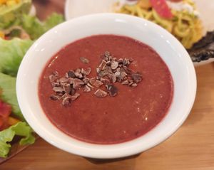 Banana Red Dragon Fruit Cacao Smoothie 香蕉火龍果可可露😋 at Yu Dei 余地 in Kowloon