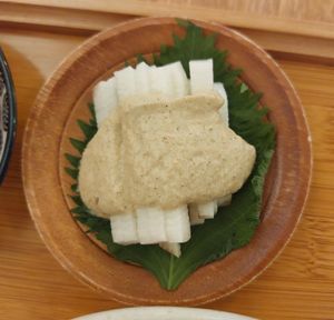Japanese Yam with Apple Cider Vinegar Paste and Green Shiso 醋醬日本淮山 at Yu Dei 余地 in Kowloon