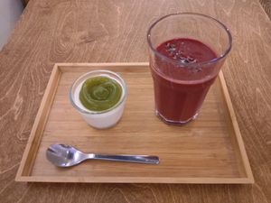 Raw dessert: Almond Mylk Panna cotta with fig leaf gel topping + Banana Red Dragon Fruit Cacao Smoothie  at Yu Dei 余地 in Kowloon