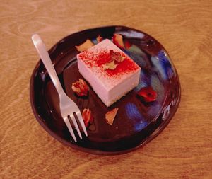 Raw Vegan Lychee Rose Cake at Yu Dei 余地 in Kowloon