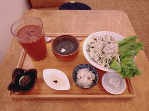 "Black & White" Raw Set by Chef Tina Barrat at Yu Dei 余地 in Kowloon