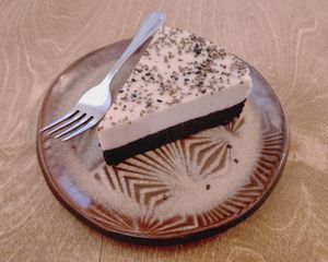 Raw Vegan Vanilla Blueberry Cake at Yu Dei 余地 in Kowloon