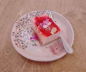 Raw Vegan Lychee Rose Cake at Yu Dei 余地 in Kowloon