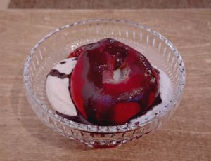 Mini Pavlova at Yu Dei 余地 in Kowloon