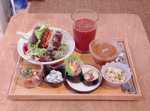 Rainbow Menu "Flying Colours" Raw Set by Chef Tina Barrat at Yu Dei 余地 in Kowloon