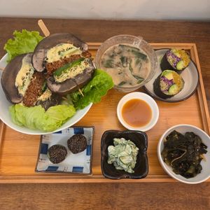 Raw vegan set at Yu Dei 余地 in Kowloon
