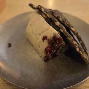 Brie with pink peppercorn (vegan cheese) at Yu Dei 余地 in Kowloon