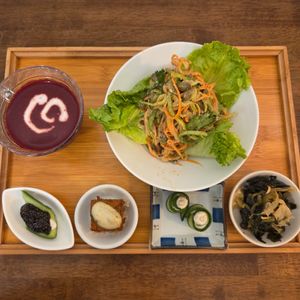 Raw vegan set at Yu Dei 余地 in Kowloon