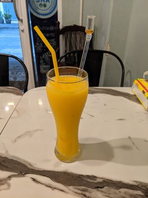 Mango smoothie at All Meals Sawasdee in Bangkok