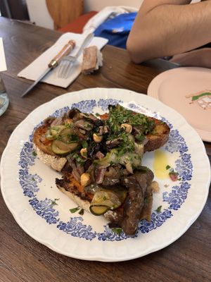   at KUIA kafea in Hernani