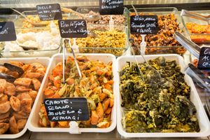 In cibo you can take away your food or eat at any time of the day (from 10am to 11pm). Gluten free options are available. Everything is vegan and made by the staff  at Cibó Vegan Food in Milan