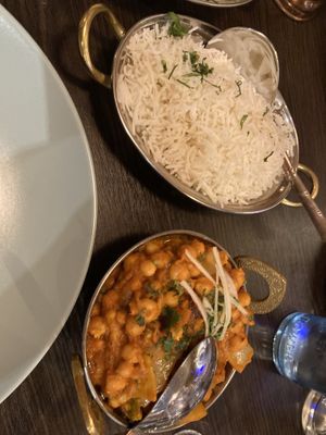 Gebratene Kichererbsen, sehr lecker schmecken nur nicht wirklich so als ob sie gebraten wurden🤷🏻‍♂️  at Curry Junction in Ahrenshoop
