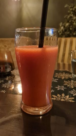 Tropical smoothie at Fröjas Sal in Uppsala