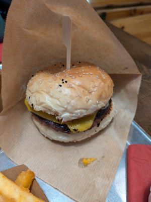 Single Smash Beyond - 4.5/5 at VEG'D - Vegan Burgers - NK in Berlin