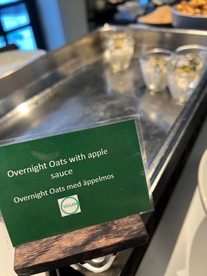 Vegan over night oats at Blique by Nobis in Stockholm