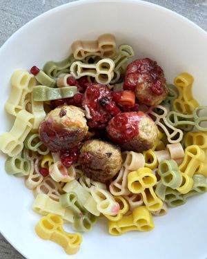 I ordered delivery of vegan "meatballs" with lingonberry sauce, cooked them and served with marvelous pasta, you see at Aygi in Yerevan