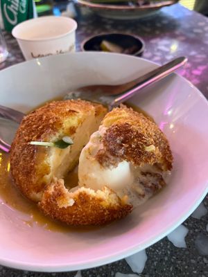 Deep fried (dairy) ice cream at Tae Tae Tae (태태태) in Busan