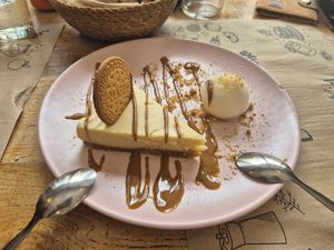 Biscoff cheesecake and sorbet at Mocka Tomares in Tomares