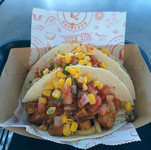 Tacos con tofu y ensalada at Restaurante Habanero in Tenerife