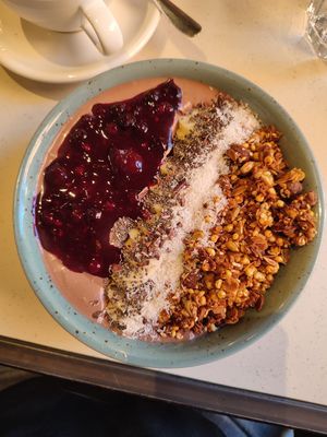 smoothie bowl at Franziska in Budapest