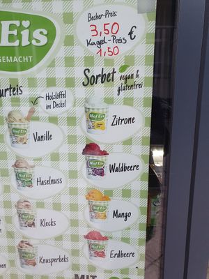 Ice cream at Isst Balance  in Titisee-neustadt