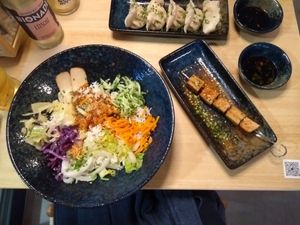 Vegane Bowl mit Räuchertofu-Spieß at Isst Balance  in Titisee-neustadt