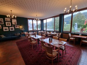 Restaurant room at Die Sonnenuhr in Zeltingen