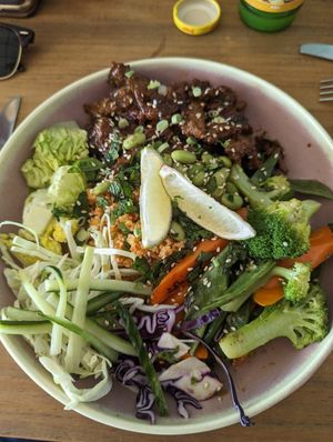 Poke bowl at The Green Hen in Orihuela