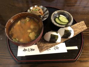 Soup, shio musubi (salted rice balls) and vegetables in soy sauce   at Tenshin-an in Kamakura