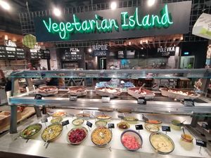 Vegetarian Island - lots of vegan options at PRG - Marché Mövenpick in Prague