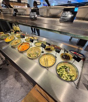 Veggie/vegan options at PRG - Marché Mövenpick in Prague