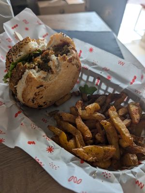 Falafel burger and fries at Wunderburger in Zadar
