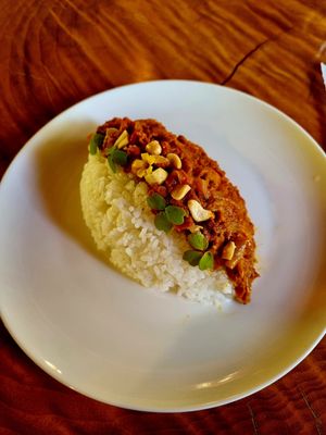 Vegan curry at Rokaku Tea House - Hexagon Cafe  in Miyajima