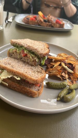 👏🏼👏🏼  at Morgentau. in Barcelona