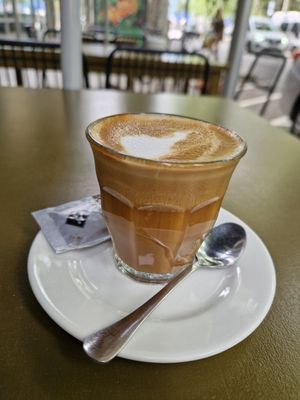  at Morgentau. in Barcelona