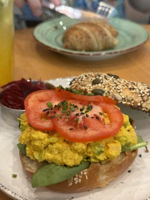 Chickpea curry bagel that's excellent   at Morgentau. in Barcelona