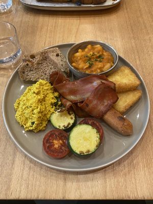 Full English!  at Morgentau. in Barcelona